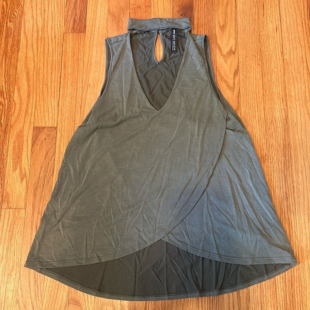 Design Lab Women’s Green High Neck Shirt Size Small